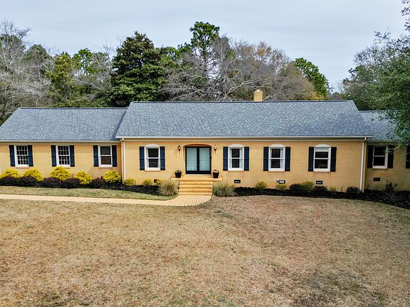 4th image of 2231 Hillsdale Dr