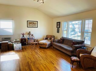 15 Alex Ln, Glen Cove, NY 11542