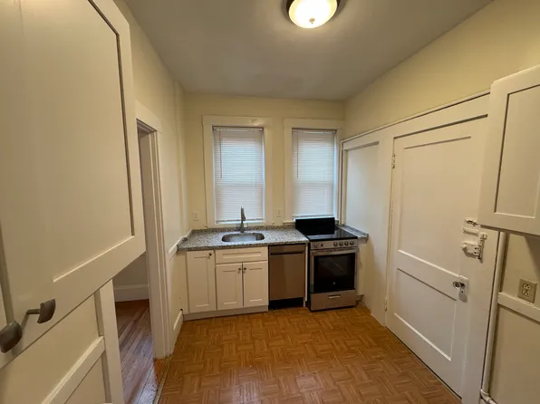 1725 Commonwealth Ave APT 1, Boston, MA 02135