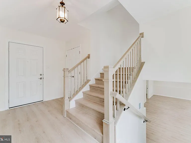 7107 Sontag Way — Photo 35
