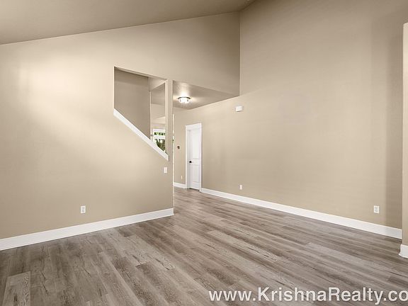 5th image of 19405 SE 33rd St