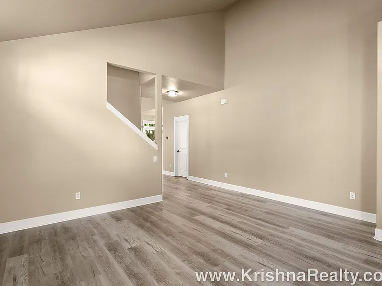 19405 SE 33rd St — Photo 5