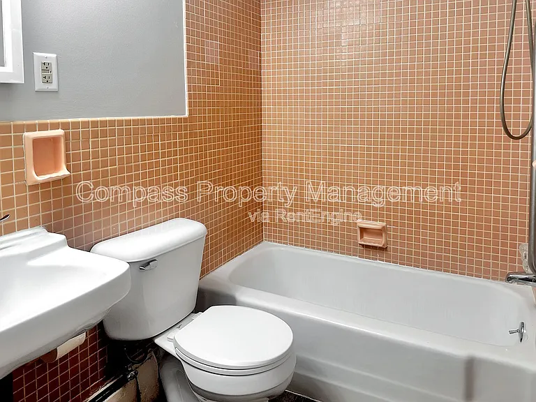 2841 S Burdick St #A — Photo 3