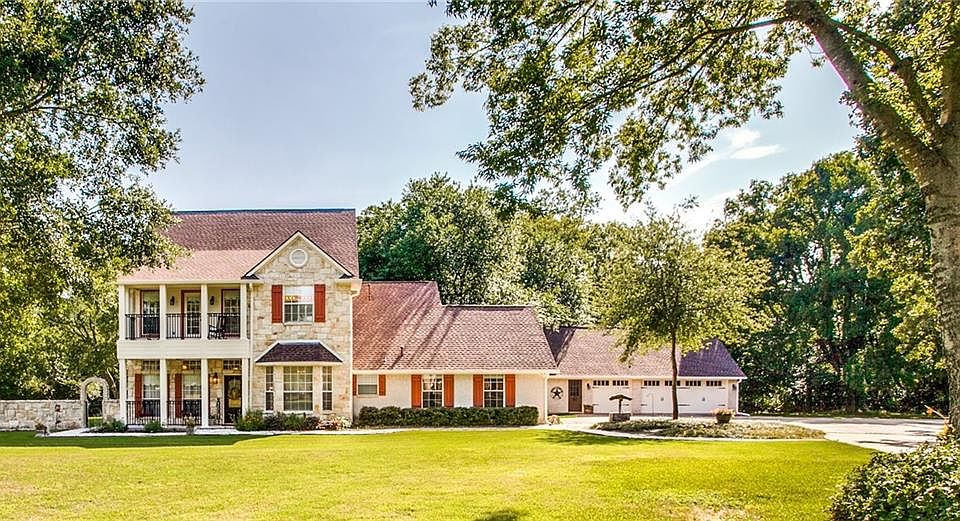 1st image of 304 Royal Oaks Dr