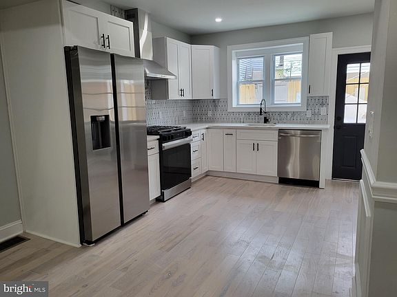 4th image of 1939 S Iseminger St