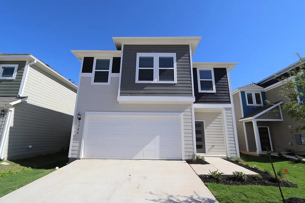 4 bed, 2.5 bath, 2371 sqft, $2,700 — Photo 4