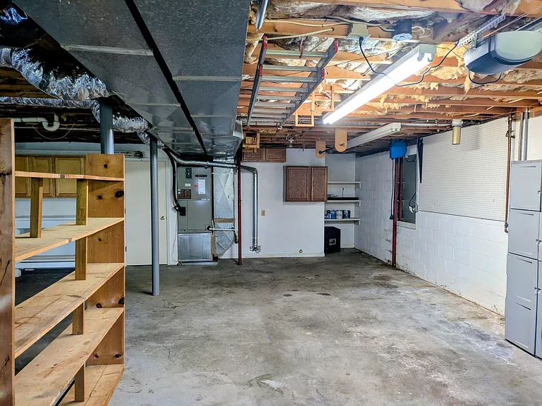 6913 Crandall Ct — Photo 21