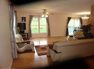 17 Brook Cir, Wallingford, CT 06492