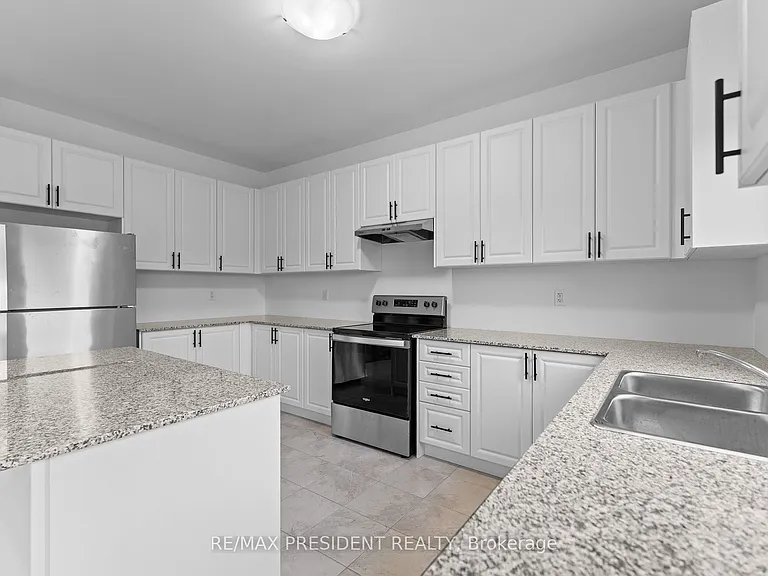 335 Russell St — Photo 9