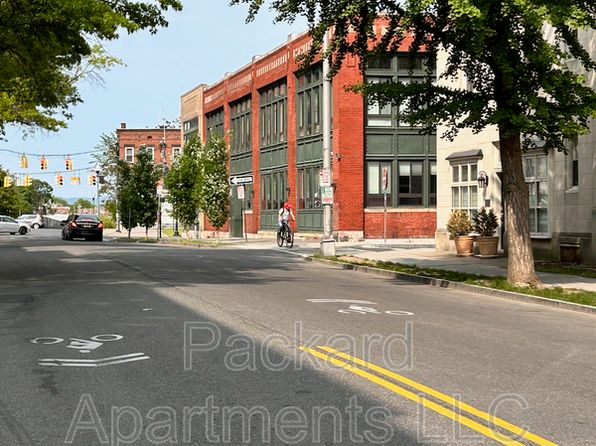 260 Washington Ave #207