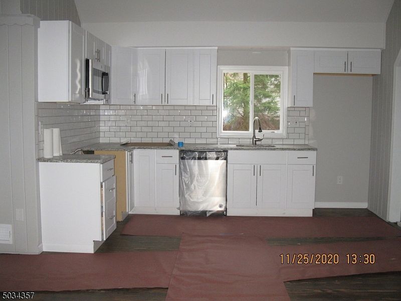 2nd image of 524 Upper Highland Dr