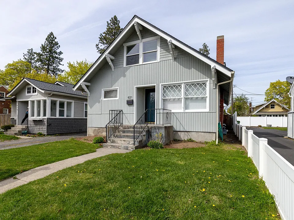 621 E 33rd Ave