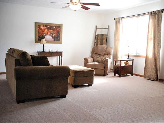 4th image of 111 Boulder Dr