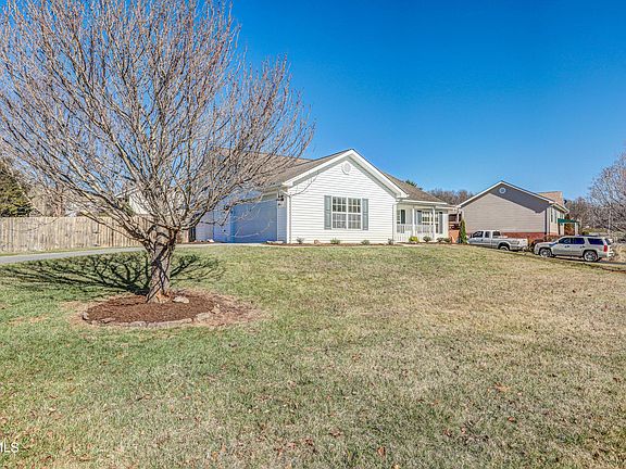 3rd image of 600 Willow Ct