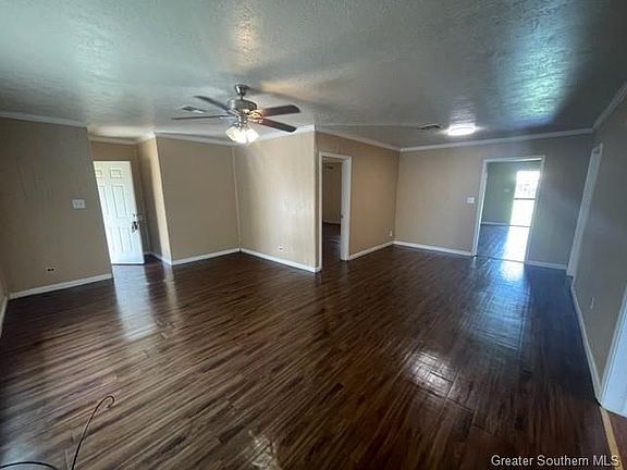 3rd image of 612 N Goos Blvd