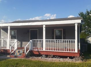 3862 Lincoln Ave, Groves, TX 77619