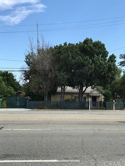 1st image of 25088 E 3rd St