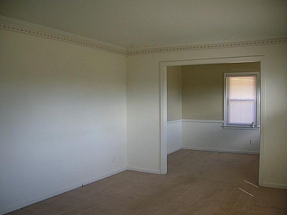 5th image of 3600 Crestview Dr SE