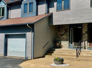 8 Acorn Ct APT E4, South Kingstown, RI 02879