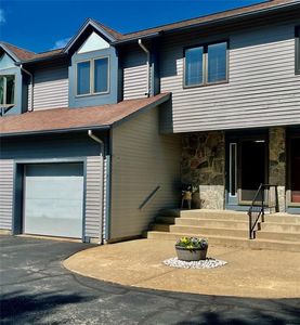 8 Acorn Ct APT E4, South Kingstown, RI, 02879