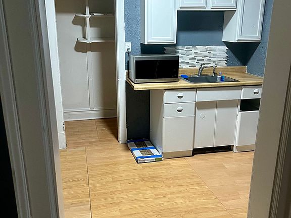 5th image of 5029 N Western Ave #2N