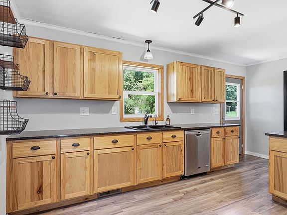 3rd image of 5880 Elder Ave NW