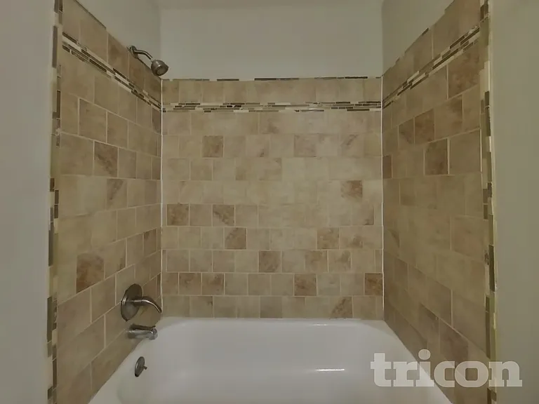 2863 Iroquois Dr — Photo 9
