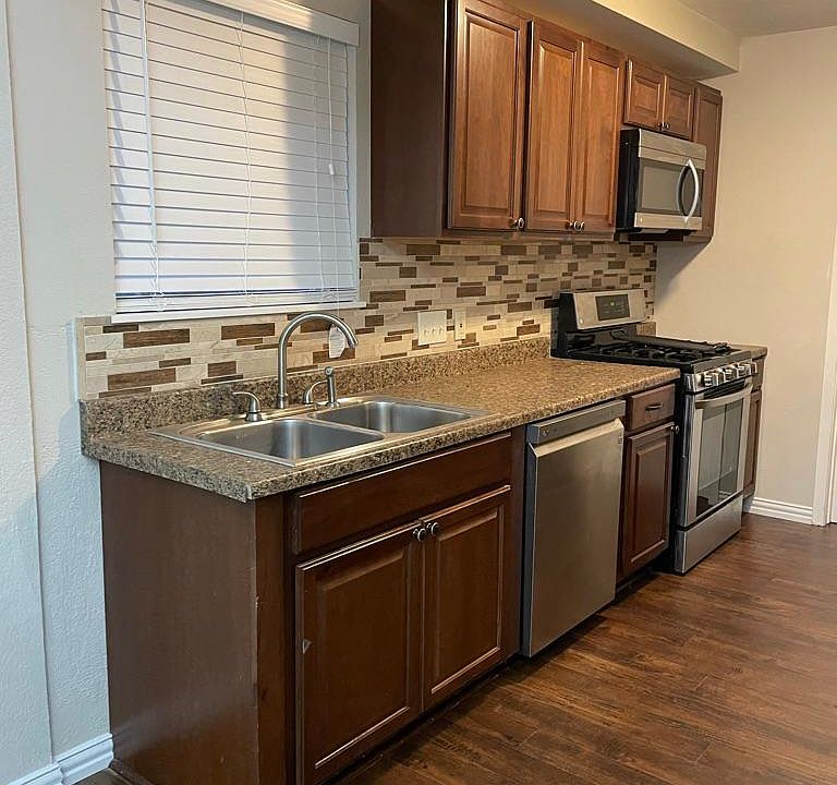 1st image of 105 N Heights Dr APT B