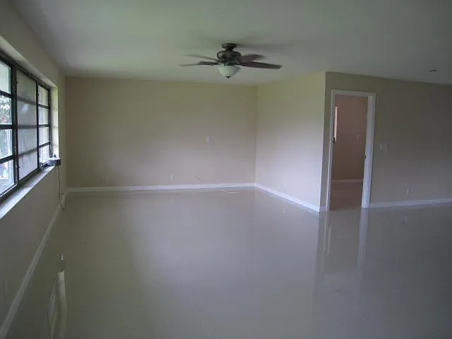 6291 SW 188th Ave — Photo 3