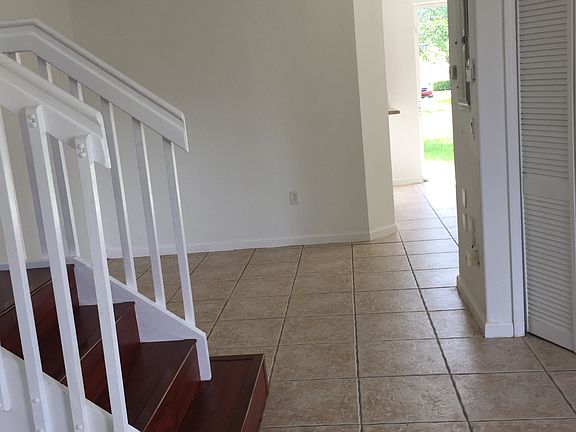 5th image of 1520 SE 24th Ct #205
