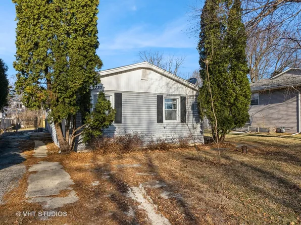 1330 Cary Rd, Algonquin, IL 60102