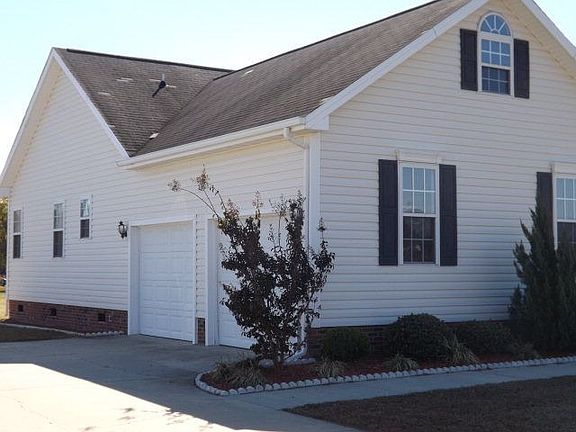3rd image of 104 Parrish Dr