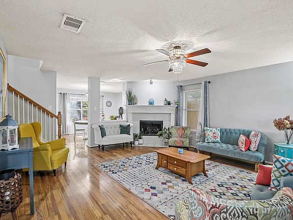 2nd image of 7404 Vista Valley Ln