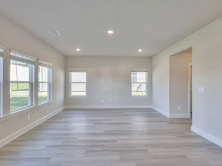 118 Fernbank Ln — Photo 12