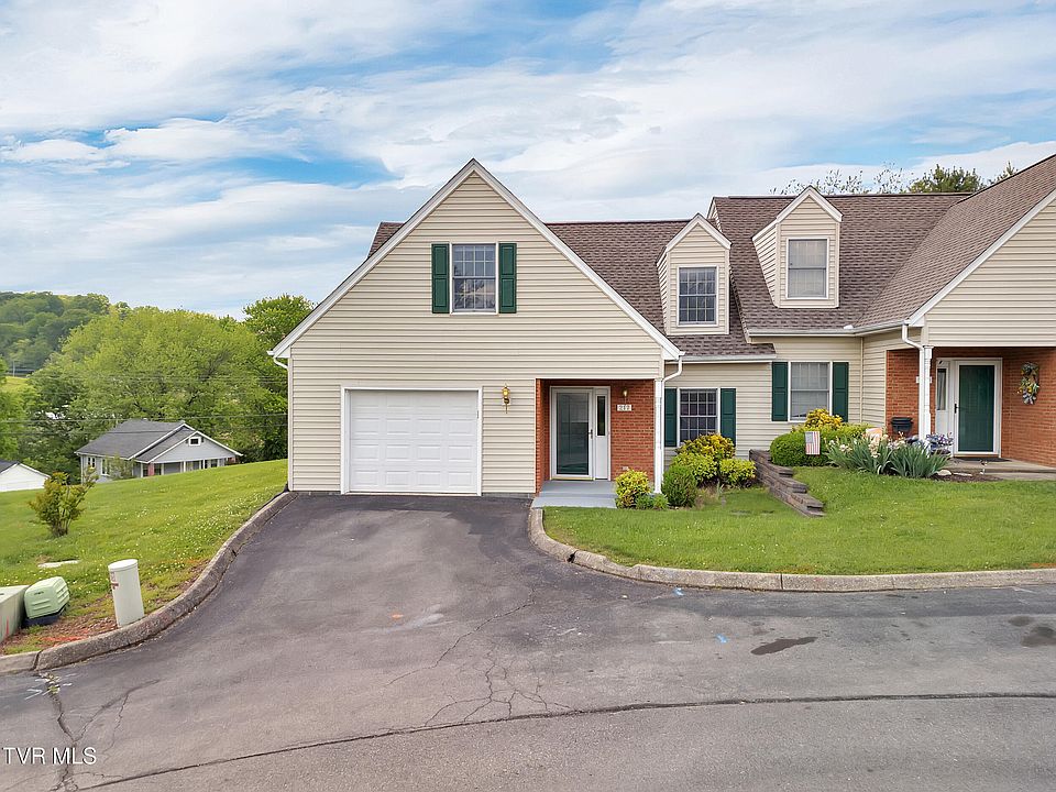 1st image of 217 Radford Dr #217