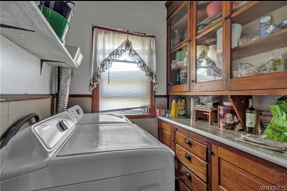 1st image of 195 Ludington St #2