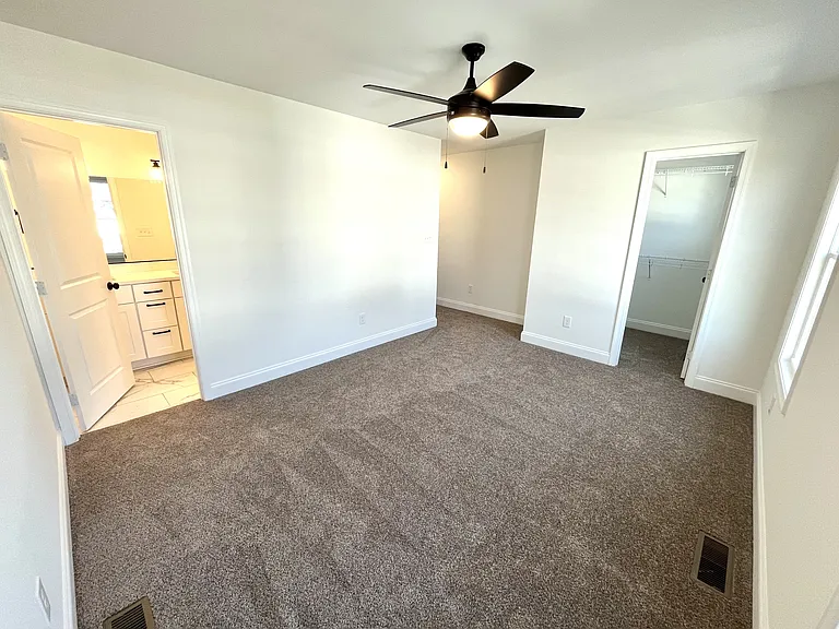 110 Aaron Pl — Photo 14