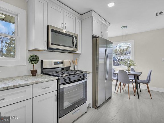 5th image of 514 Terrace Ave