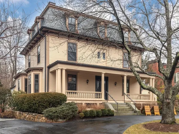 89 Waltham St Unit 89, Lexington, MA 02421