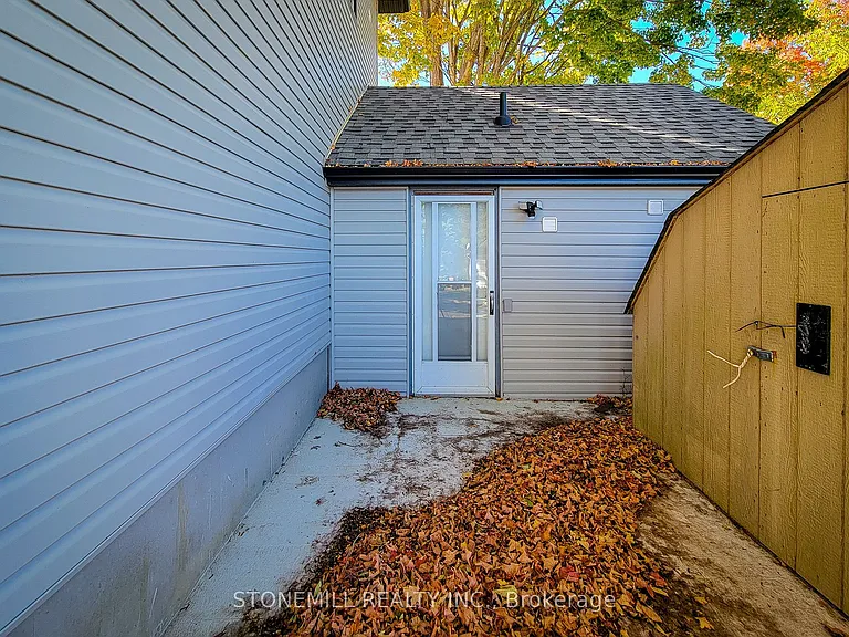 727 College Ave — Photo 48