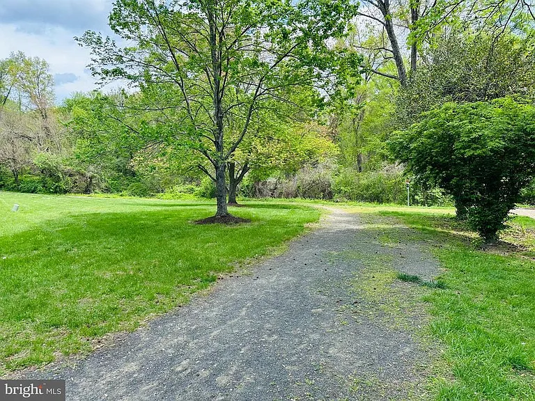 8251 Clifton Farm Ct — Photo 49