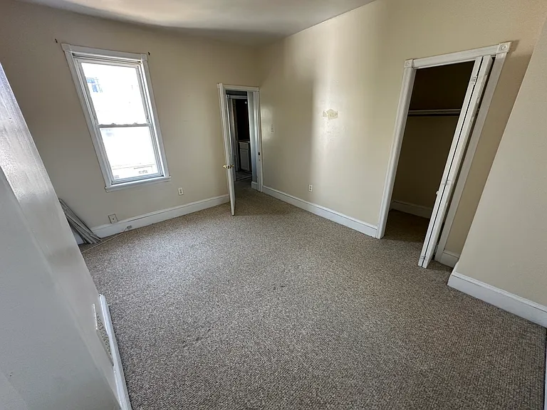 2205 Madison Sq — Photo 18
