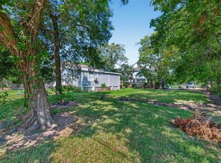 914 Hawthorne Rd, Clear Lake Shores, TX 77565