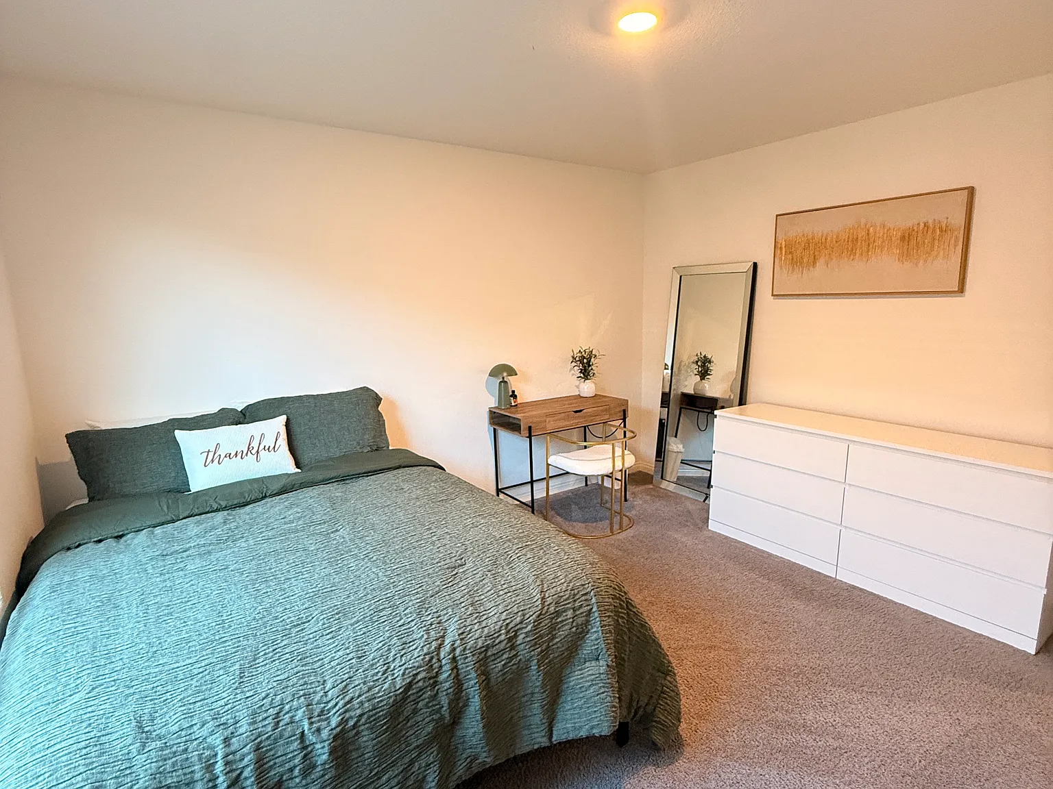 5 bed, 2946 sqft, $850 — Photo 4