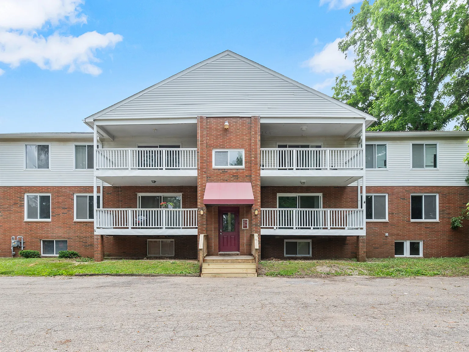 2 bed, 1100 sqft, $1,095 — Photo 1