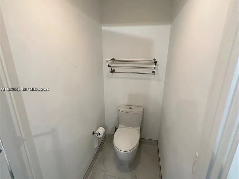 16385 Biscayne Blvd #2716 — Photo 10