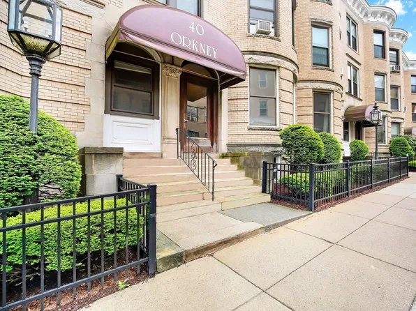 40 Orkney Rd APT 3, Brighton, MA 02135