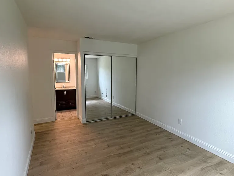 2621 Shad Ct — Photo 17