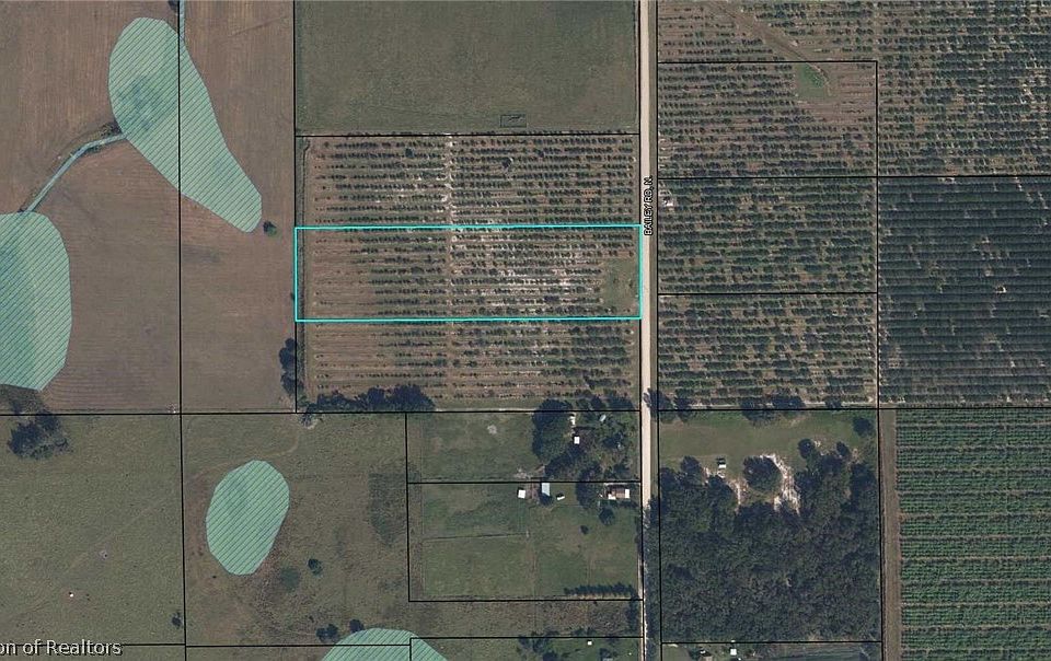 2nd image of 421 N Bailey Rd