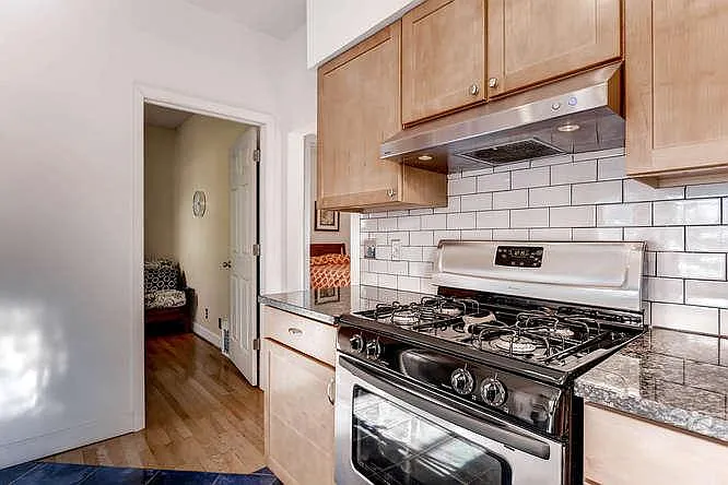 Gas stove